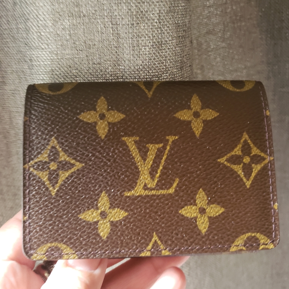 LV men's or women's buisness card case or as a sma